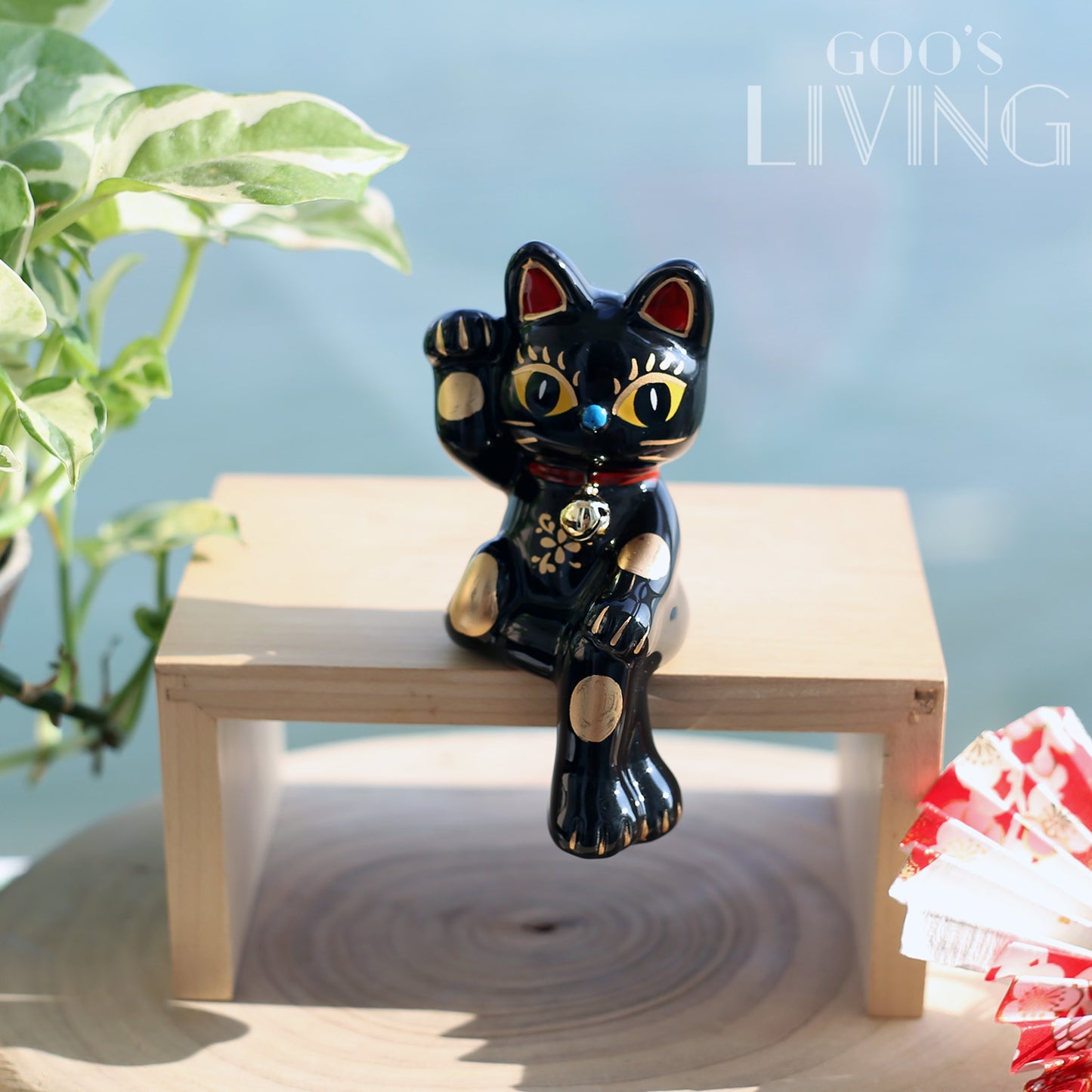 黑白招財長腿貓