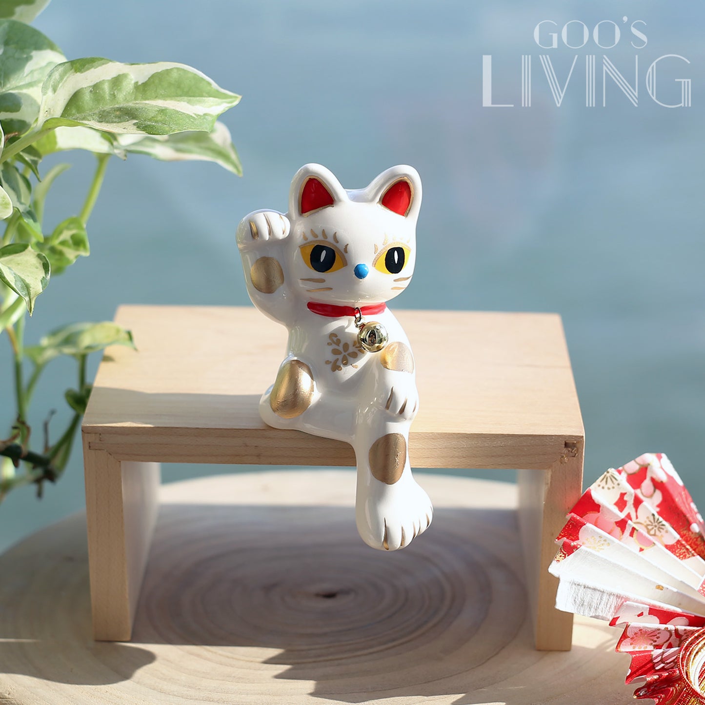 黑白招財長腿貓