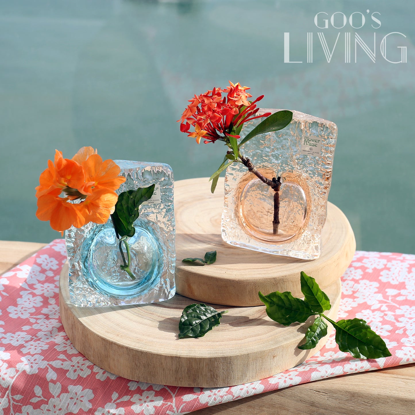 Toyo Sasaki 三角玻璃小花瓶