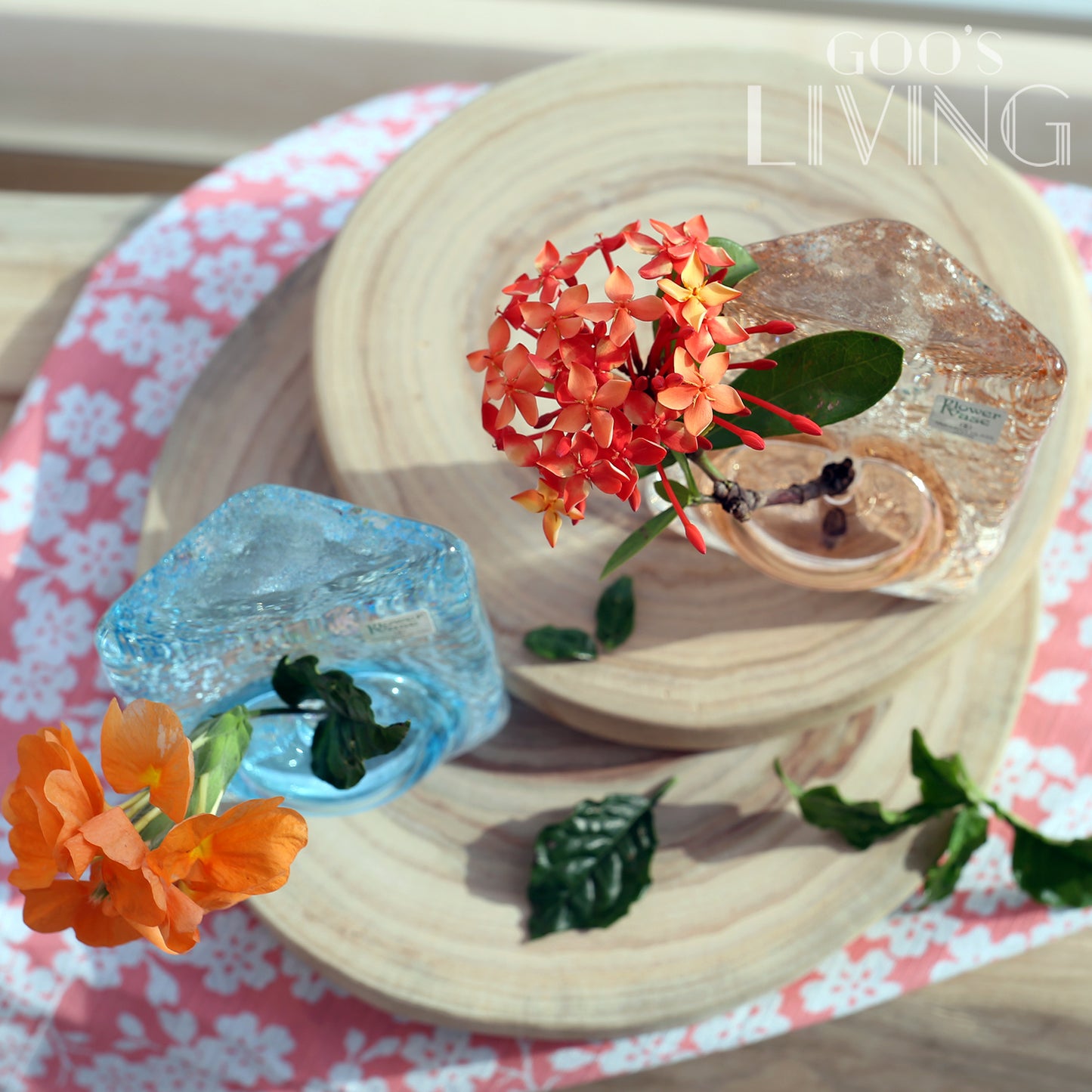 Toyo Sasaki 三角玻璃小花瓶