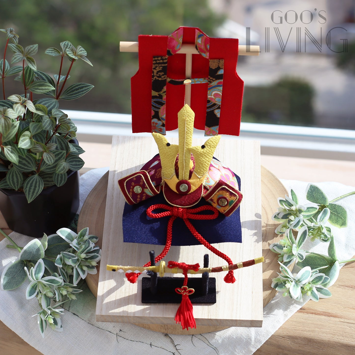 縐紗製 白木台旗幟頭盔