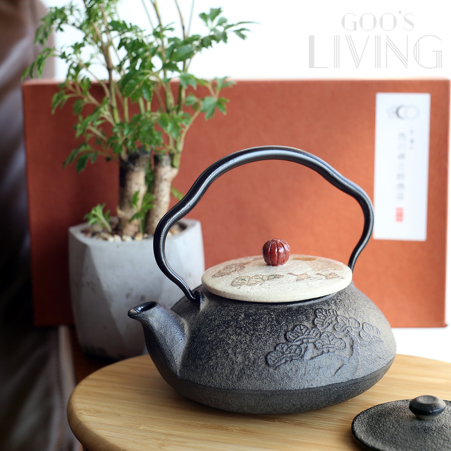 西川貞三郎 金銀彩鶴鐵瓶急須